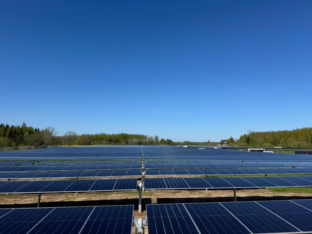 Lielvārde energiapargi päikesepaneelide read trackersüsteemil Lätis
