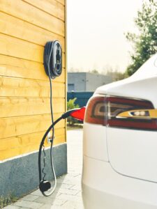Elektriauto laadimine kodus seinalaadijaga